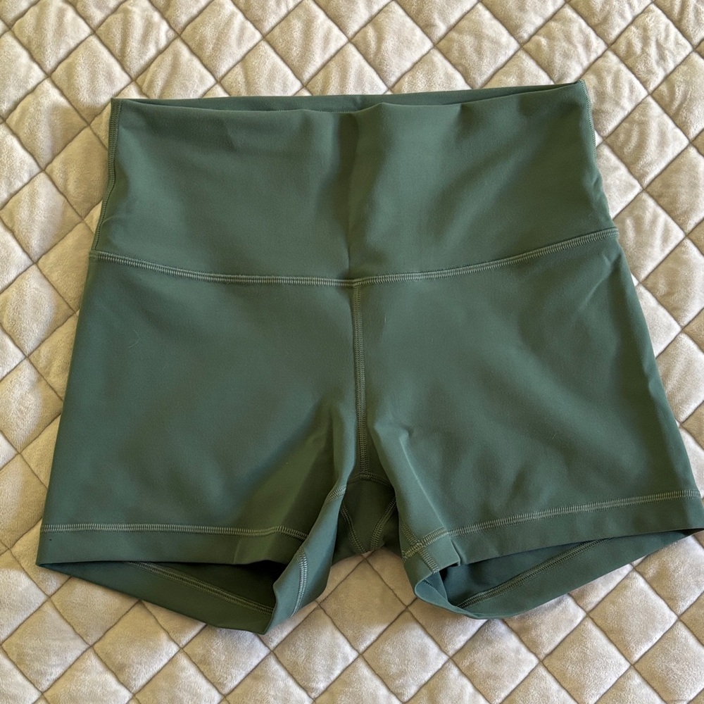 Lululemon Wunder Train High-Rise Short 4”